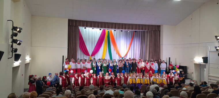 Районный фестиваль ветеранских коллективов «Нам года - не беда!».