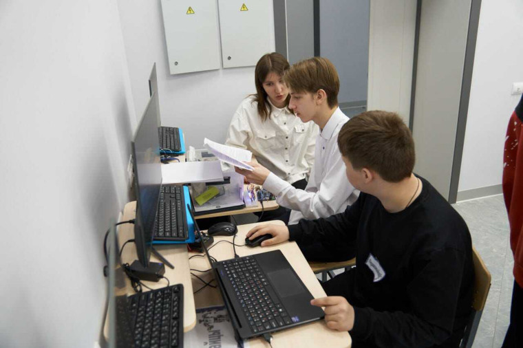 XV Региональная олимпиада школьников по робототехнике.
